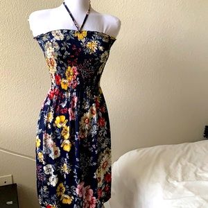 Beach dress. size M. Floral pattern.